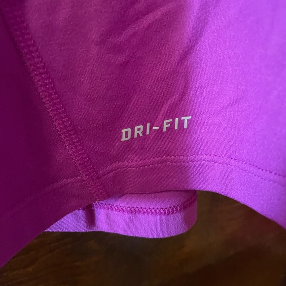 •SOLD• Nike DRI - FIT Quarter Zip - Picture 2 of 5